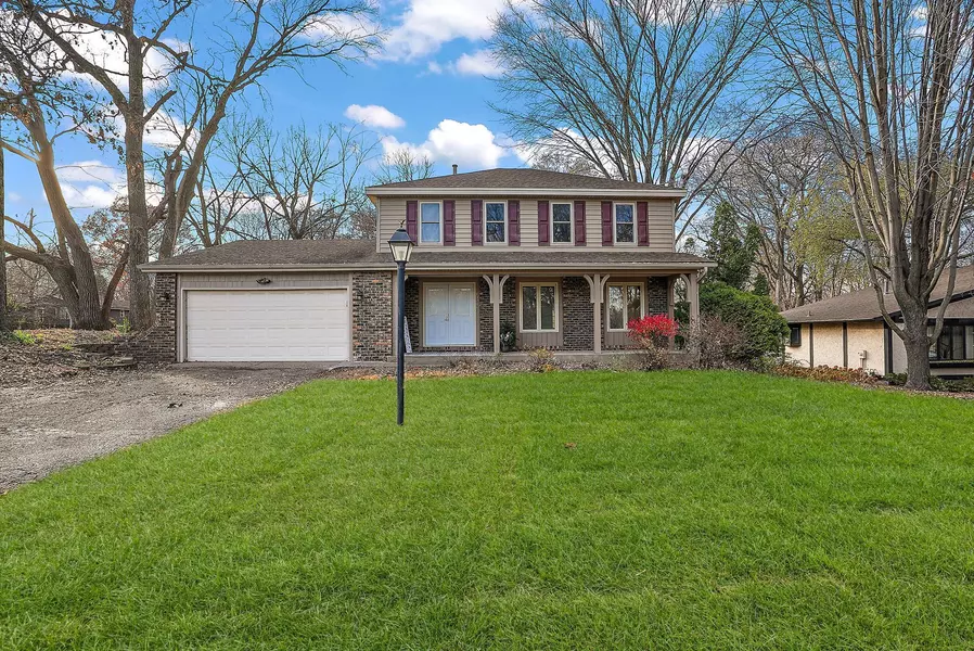 13216 S Manor DR, Burnsville, MN 55337