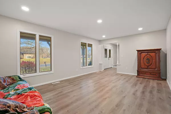 Burnsville, MN 55337,13216 S Manor DR