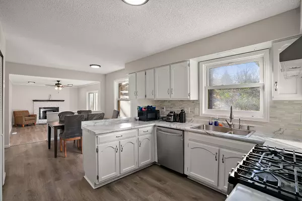 Burnsville, MN 55337,13216 S Manor DR