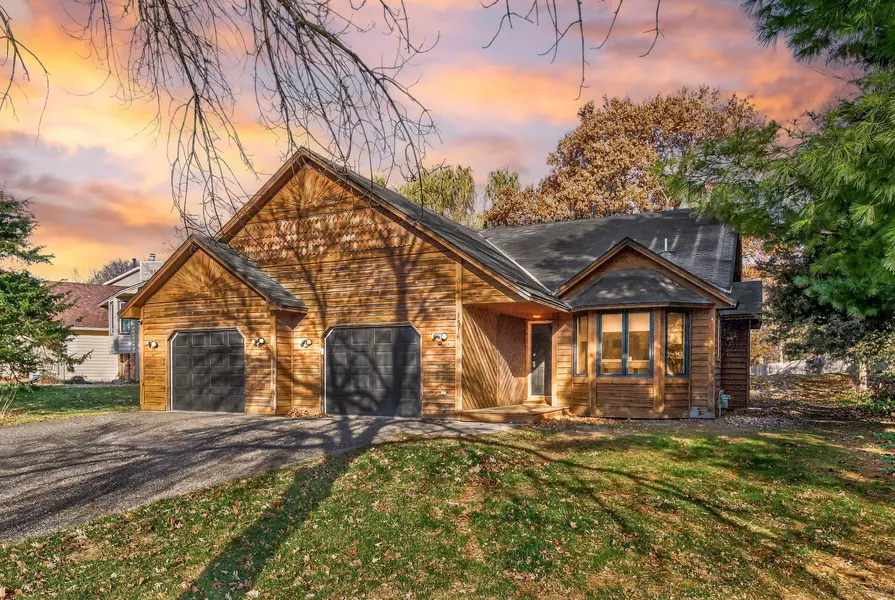 1516 Rushmore DR, Burnsville, MN 55306