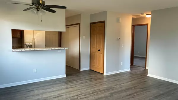 Oakdale, MN 55128,1640 Helena RD N