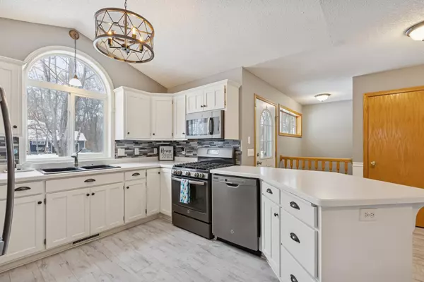 Annandale, MN 55302,135 Hunters PATH