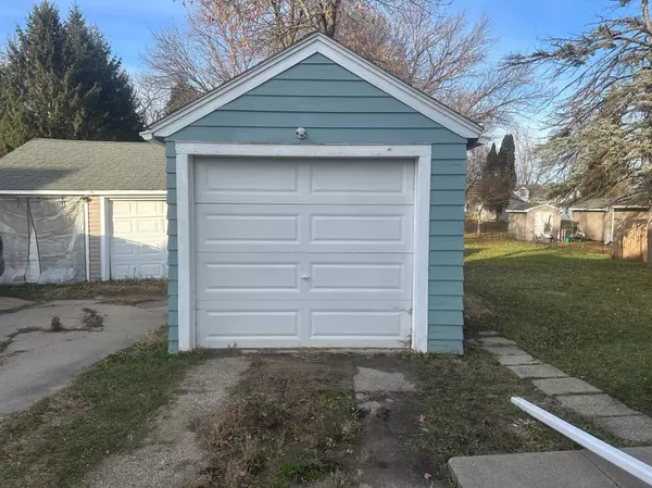 Albert Lea, MN 56007,621 E 7th ST