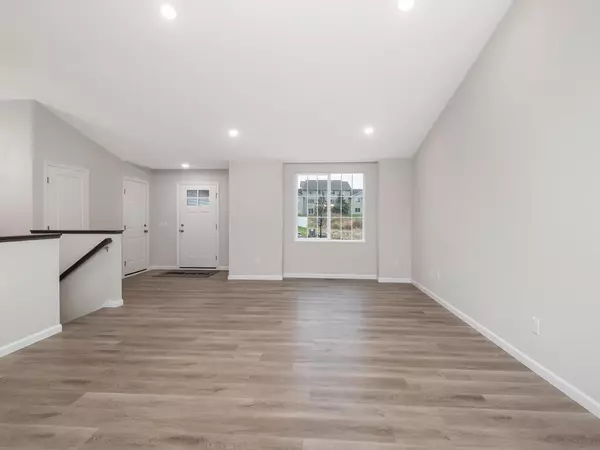 Watertown, MN 55388,648 Hawthorne LN