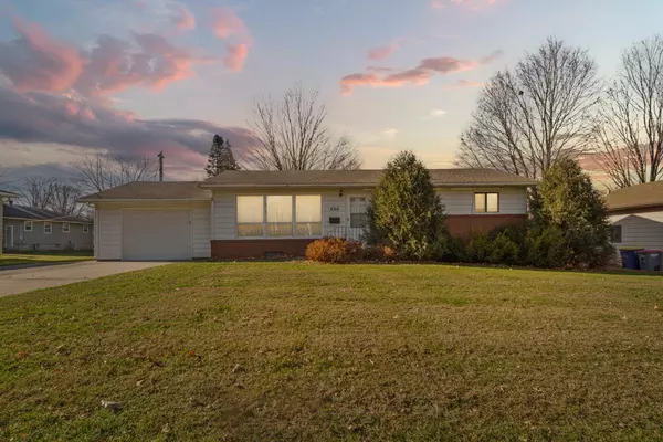 856 Valley View RD, Faribault, MN 55021