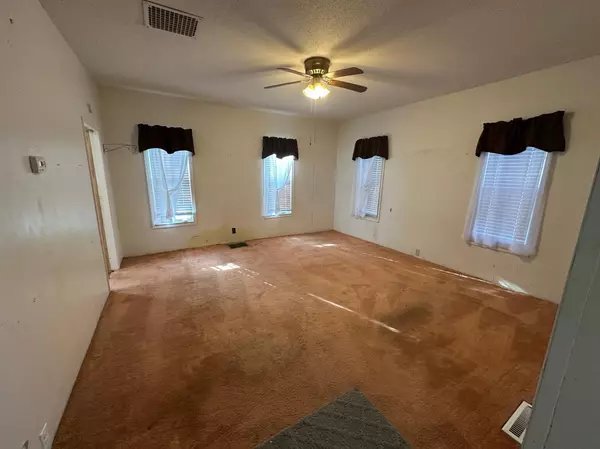 Dodge Center, MN 55927,12 1st AVE NE