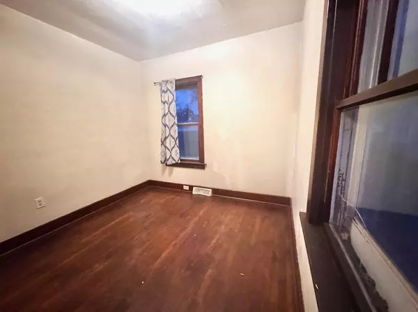 Marshall, MN 56258,315 S 1st ST