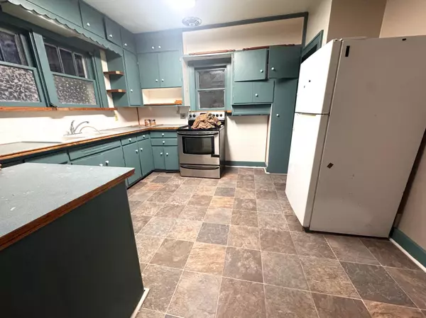 Marshall, MN 56258,315 S 1st ST