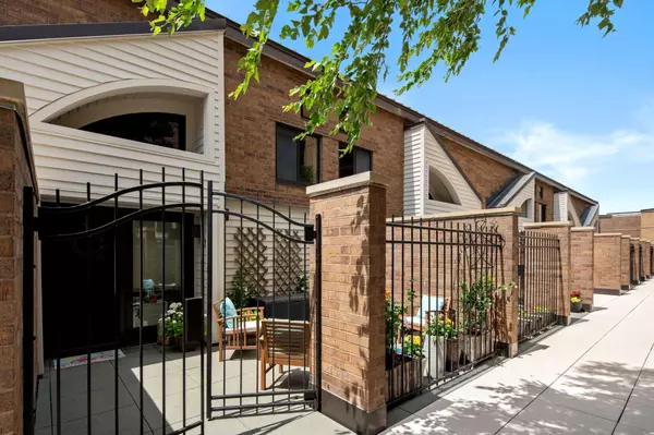 Minneapolis, MN 55413,110 1st AVE NE #F412