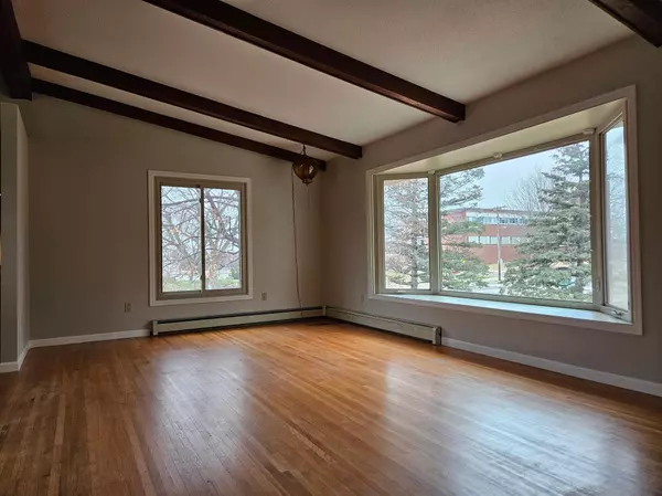 Saint Paul, MN 55106,1696 Christie PL