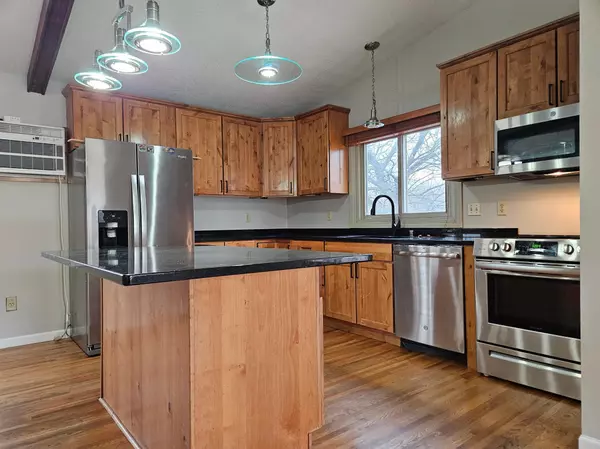 Saint Paul, MN 55106,1696 Christie PL