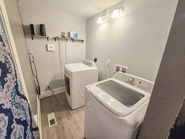 Marshall, MN 56258,606 W Main ST