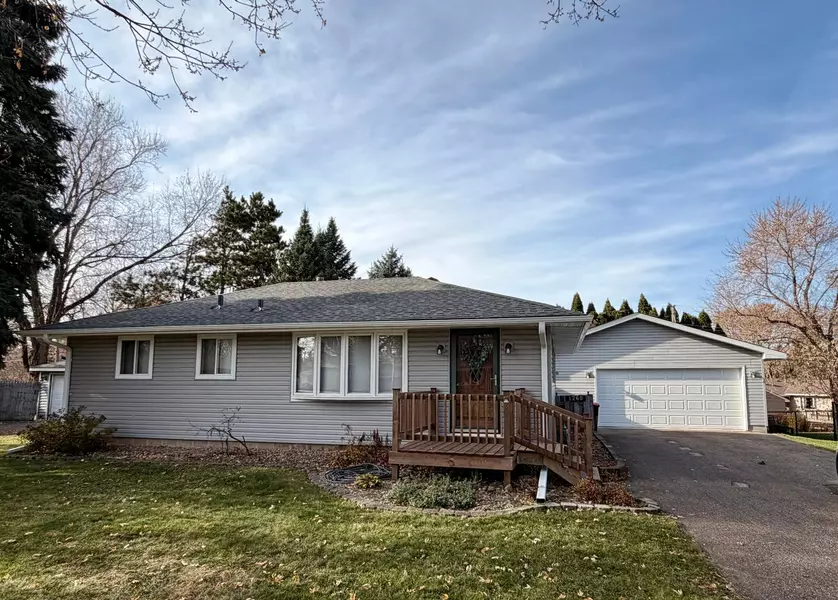 1260 Guthrie AVE N, Oakdale, MN 55128