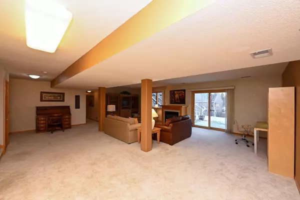 Woodbury, MN 55125,9108 Trotters LN