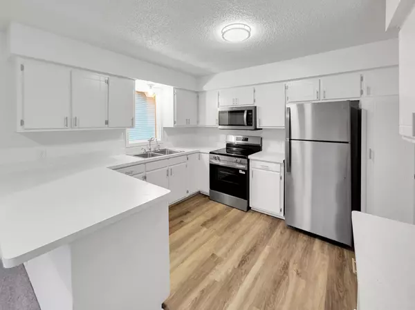 Brooklyn Park, MN 55445,8232 Sumter AVE N