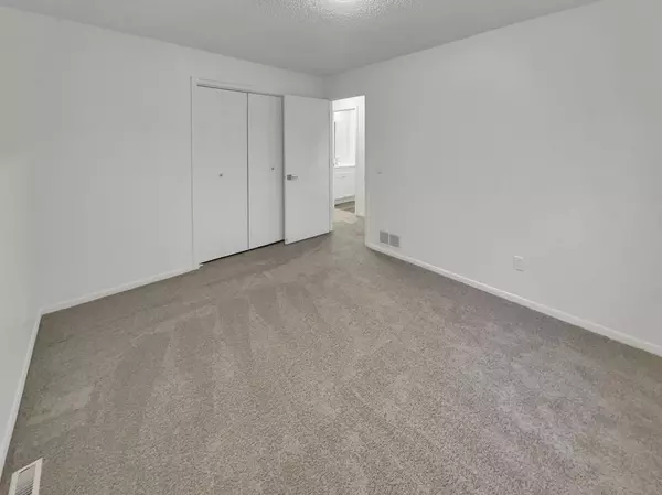 Brooklyn Park, MN 55445,8232 Sumter AVE N