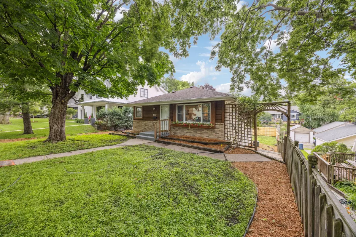 Minneapolis, MN 55410,3916 Thomas AVE S