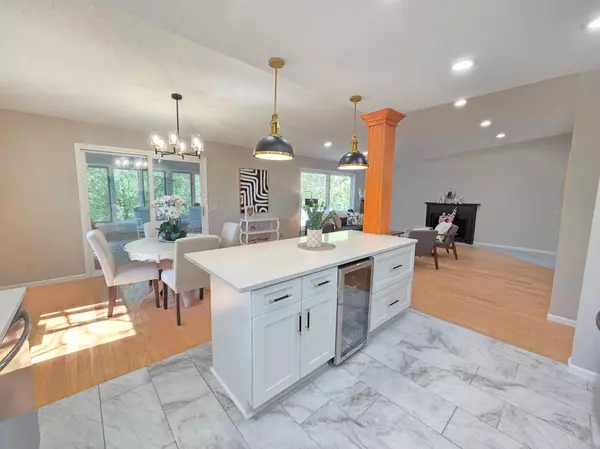 Hopkins, MN 55305,12209 Woodbine RD