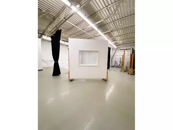 Minneapolis, MN 55411,1016 N 5th ST