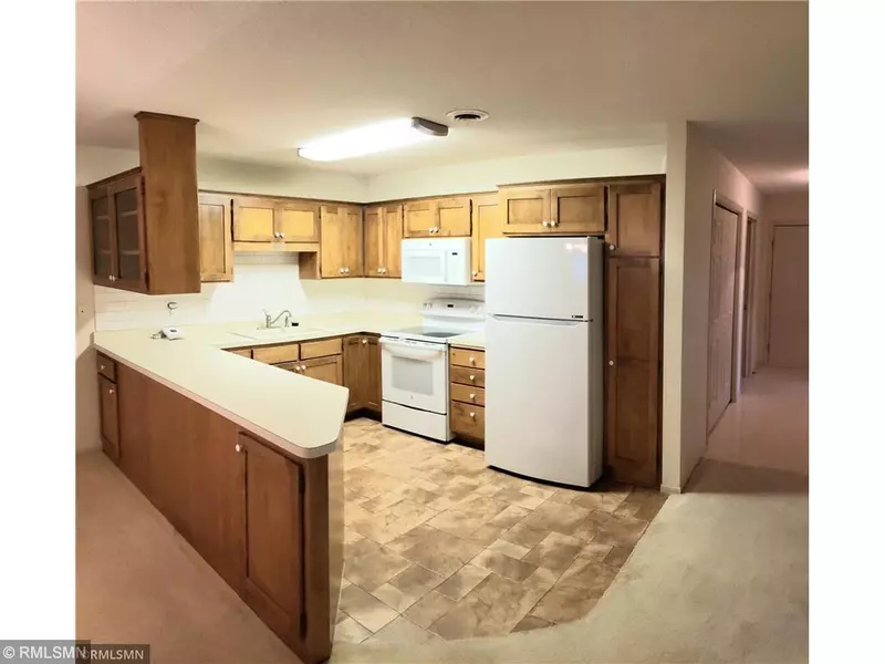 12984 Evergreen DR, Lindstrom, MN 55045