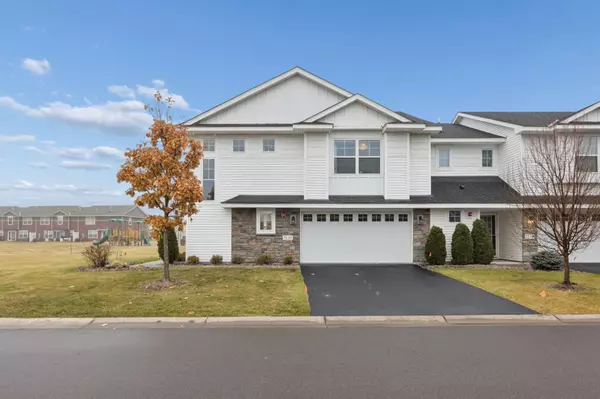 7230 Bay DR, Lino Lakes, MN 55038