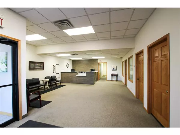 Alexandria, MN 56308,121 5th AVE W