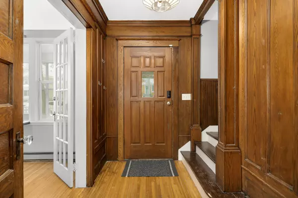 Minneapolis, MN 55411,2518 Thomas AVE N