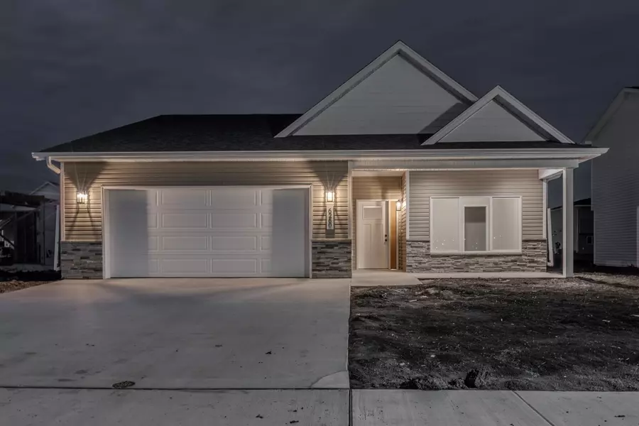 6260 85 AVE S, Horace, ND 58047