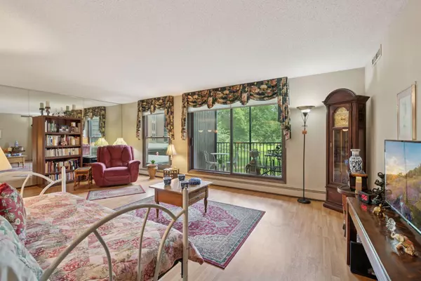 Bloomington, MN 55420,9600 Portland AVE S #109