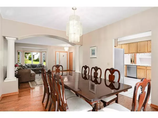 Eden Prairie, MN 55347,9035 Briarglen RD