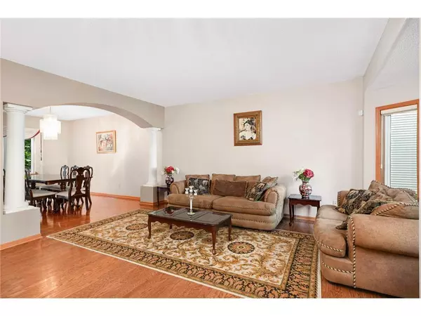 Eden Prairie, MN 55347,9035 Briarglen RD