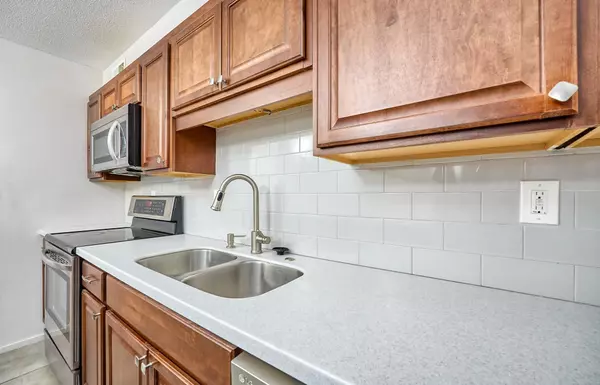 Edina, MN 55435,6423 Colony WAY #2G