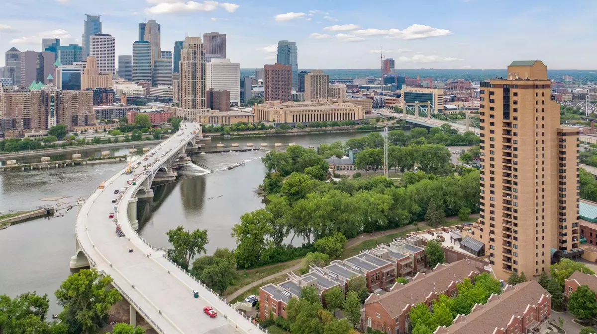 Minneapolis, MN 55414,110 Bank ST SE #L2001