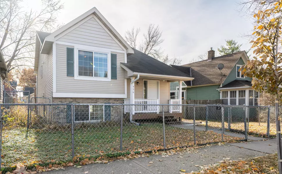 936 Thomas AVE, Saint Paul, MN 55104