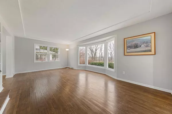 Owatonna, MN 55060,329 Plainview ST