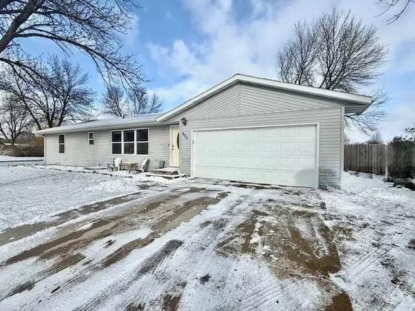 Redwood Falls, MN 56283,605 E Cook ST