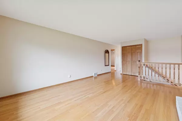 Eagan, MN 55122,1781 Serpentine DR