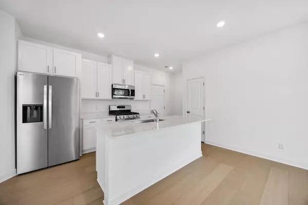 Lakeville, MN 55044,11148 203rd ST W