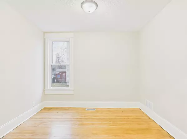 Minneapolis, MN 55411,1933 Hillside AVE N