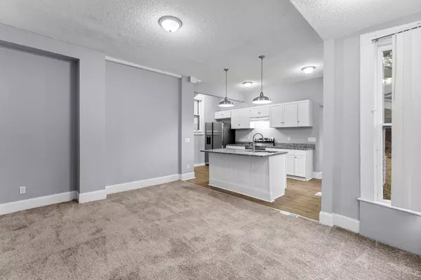 Saint Paul, MN 55106,893 Hudson RD