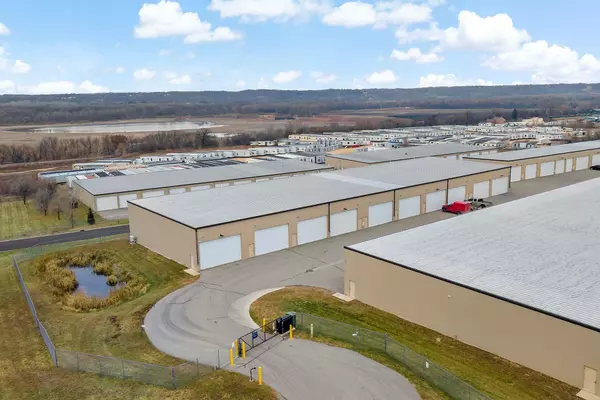 1822 115th St. W #127, Shakopee, MN 55379