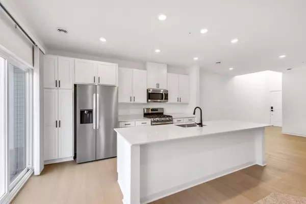 Waconia, MN 55387,186 Huntington DR