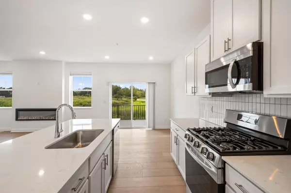 Waconia, MN 55387,221 Huntington DR