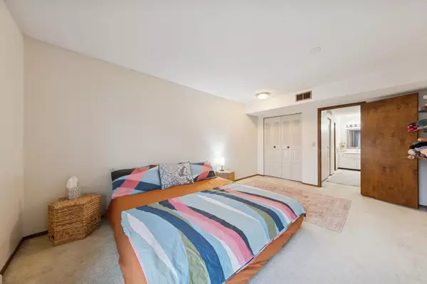 Edina, MN 55439,7510 Cahill RD #317B