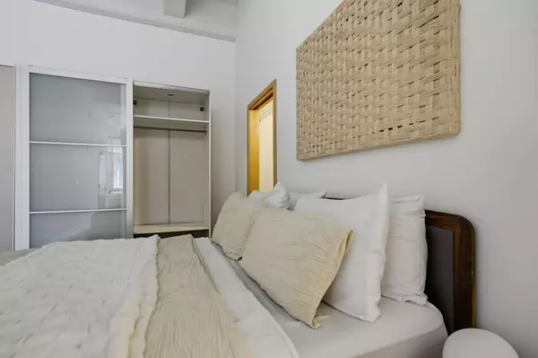 Minneapolis, MN 55401,700 Washington AVE N #319