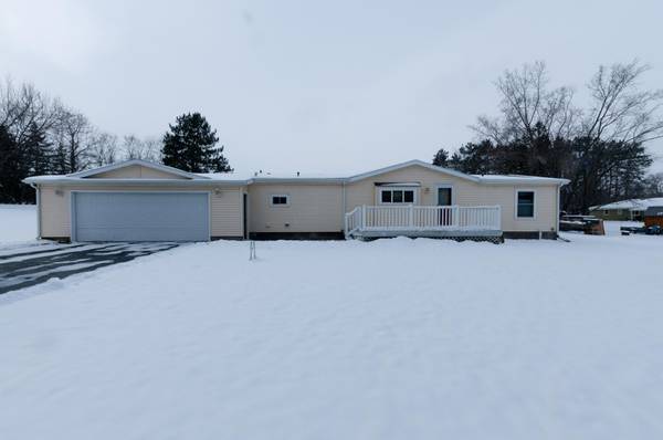 1412 Birchwood LN, Eau Claire, WI 54703