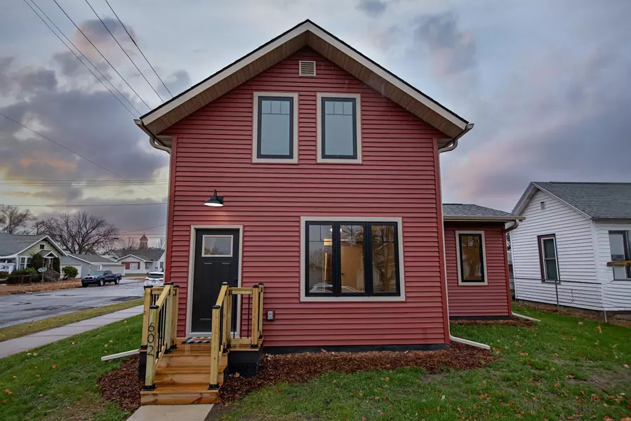 602 8th ST E, Winona, MN 55987