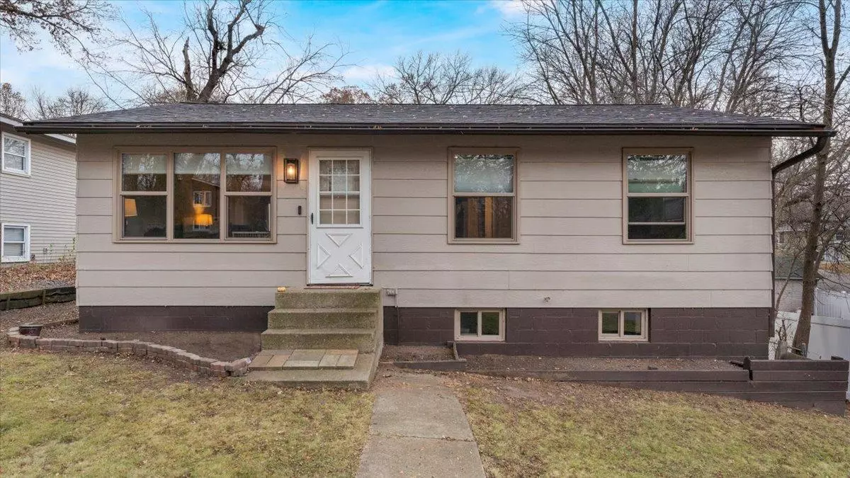 Saint Cloud, MN 56304,1707 10th AVE SE