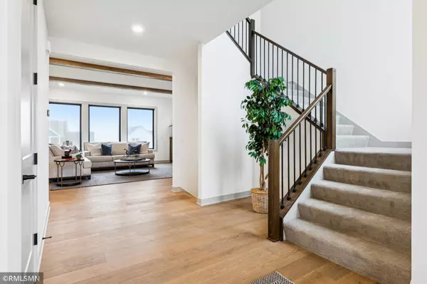 Woodbury, MN 55129,5042 Airlake Draw