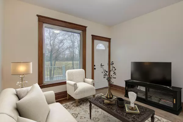 Chippewa Falls, WI 54729,405 N State ST